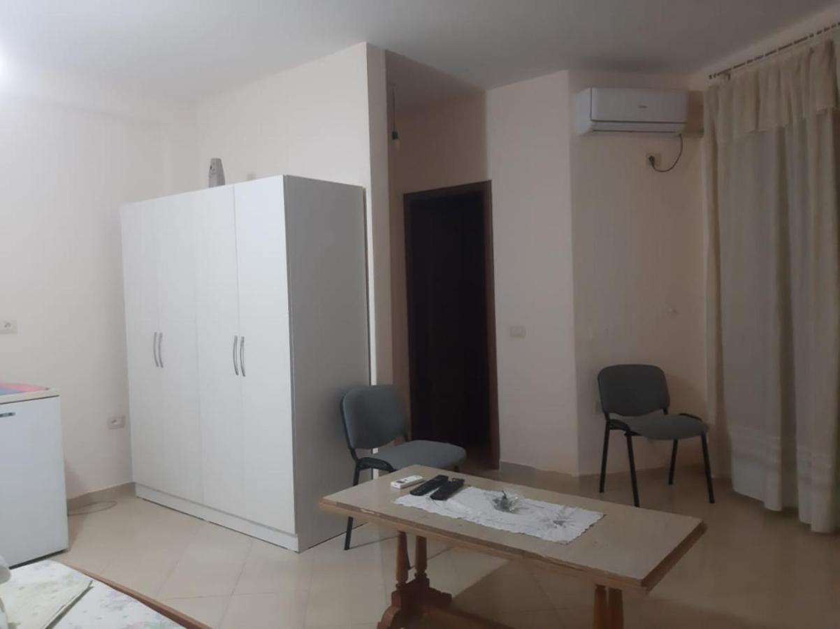 Grazioso Apartamento Arredato A Due Passi Dal Lungomare Vlore Vlorë Exterior foto